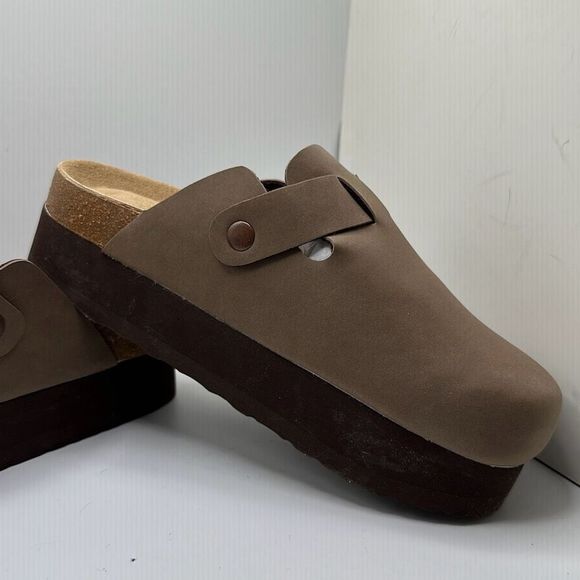 CUSHIONAIRE Women's Cork Footbed Platform Clog 7 BROWN - Picture 6 of 7